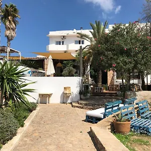 https://hostal-illes-pitiuses.balearic-islands.net